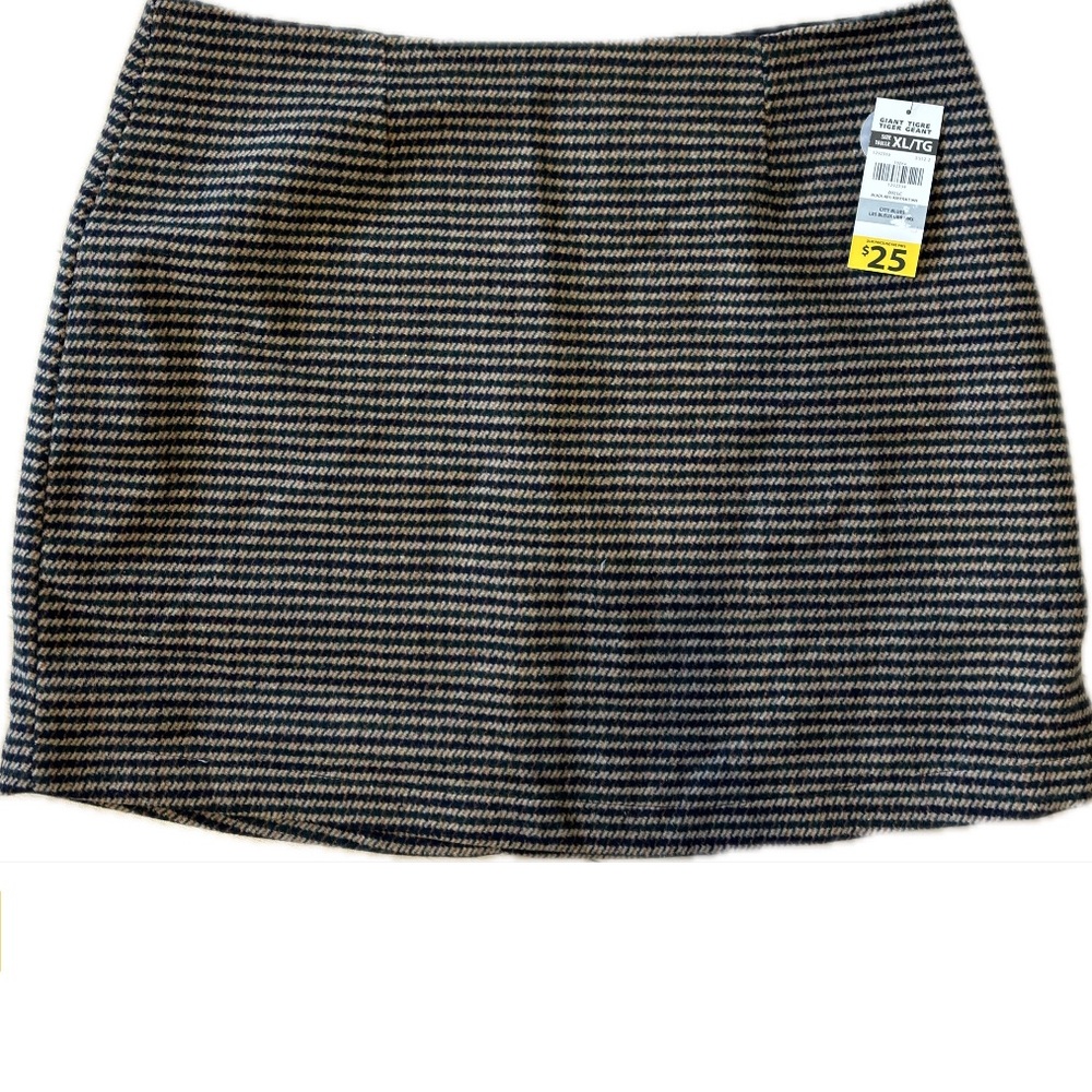Plaid pencil  skirt. NWT
